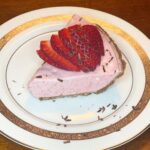 Frozen chocolate strawberry pie
